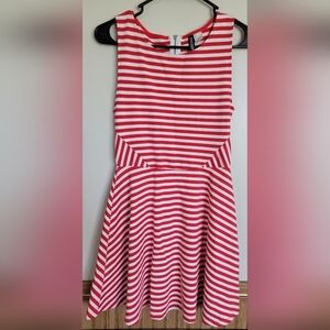 H&M Divided Women's Red White Fit and Flare Striped Sleeveless Dress Size Small